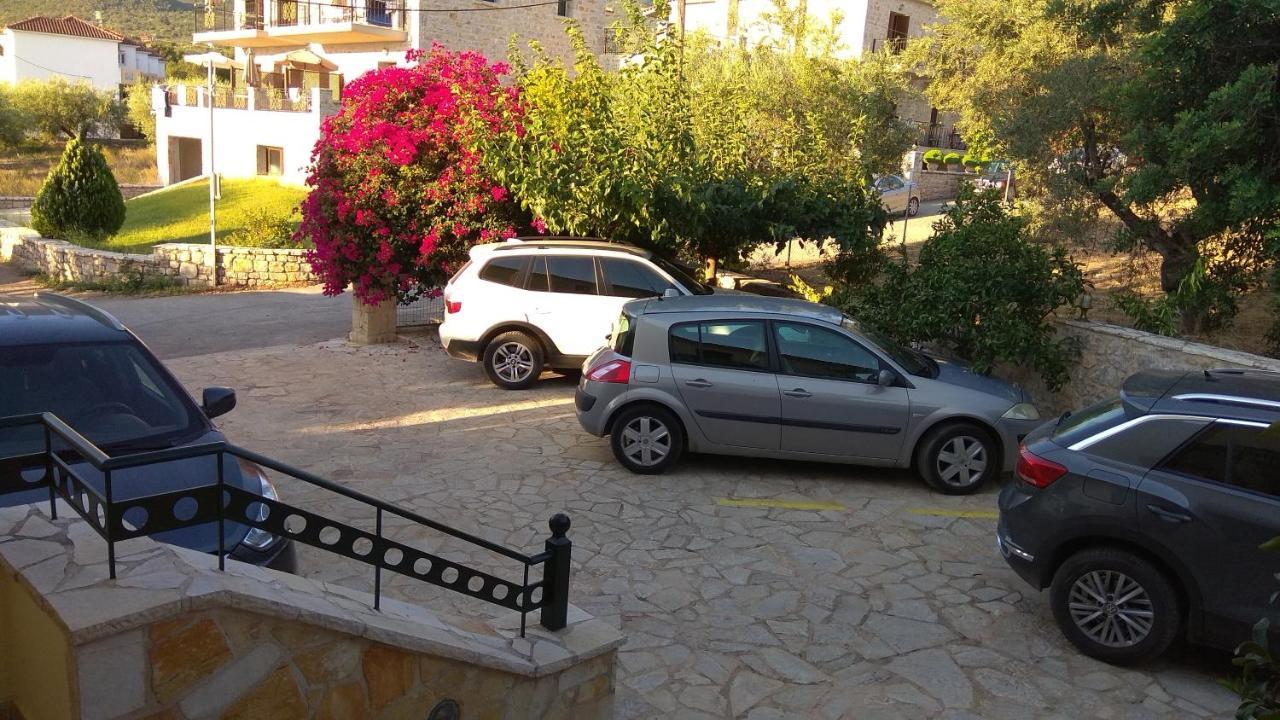 Hotel Patelis Poúlithra Dış mekan fotoğraf