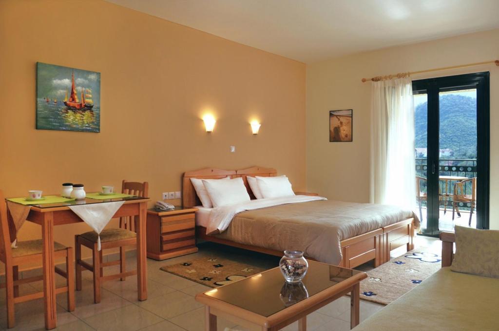 Hotel Patelis Poúlithra Oda fotoğraf