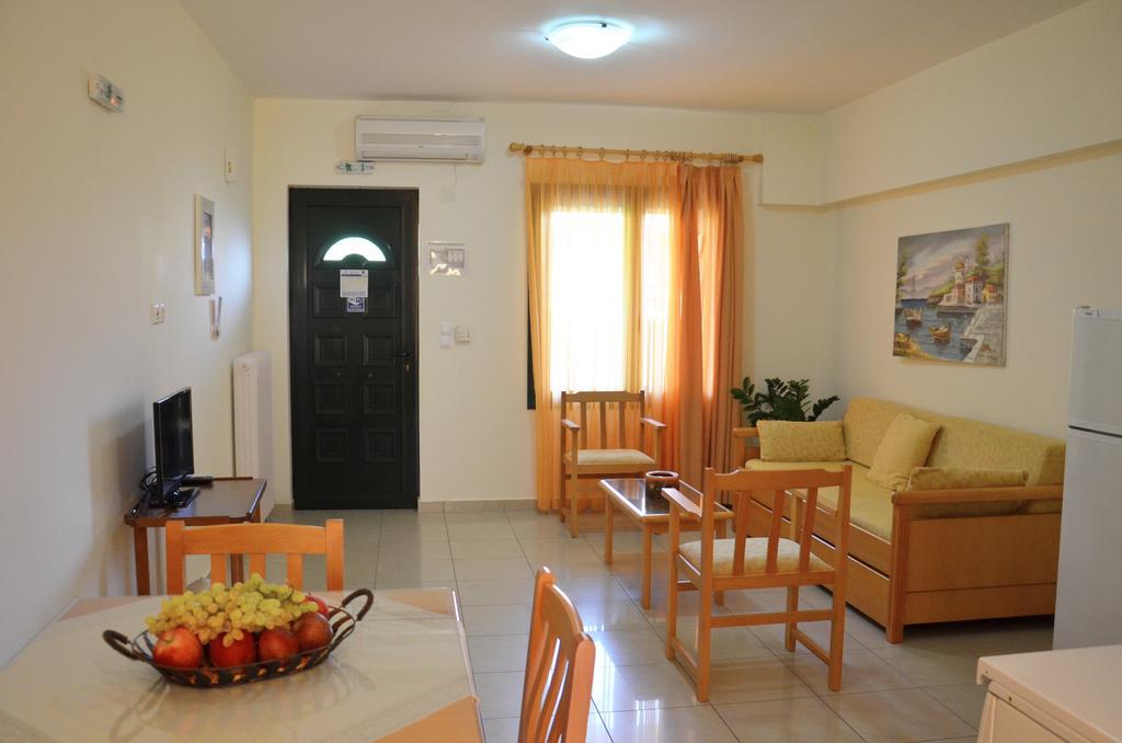 Hotel Patelis Poúlithra Dış mekan fotoğraf