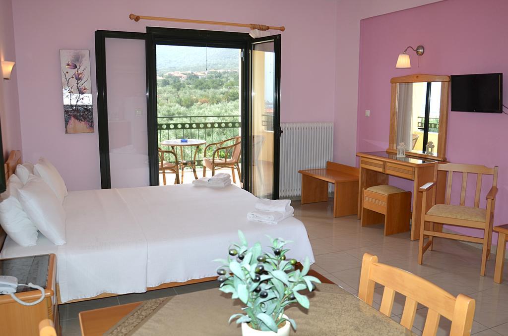 Hotel Patelis Poúlithra Dış mekan fotoğraf