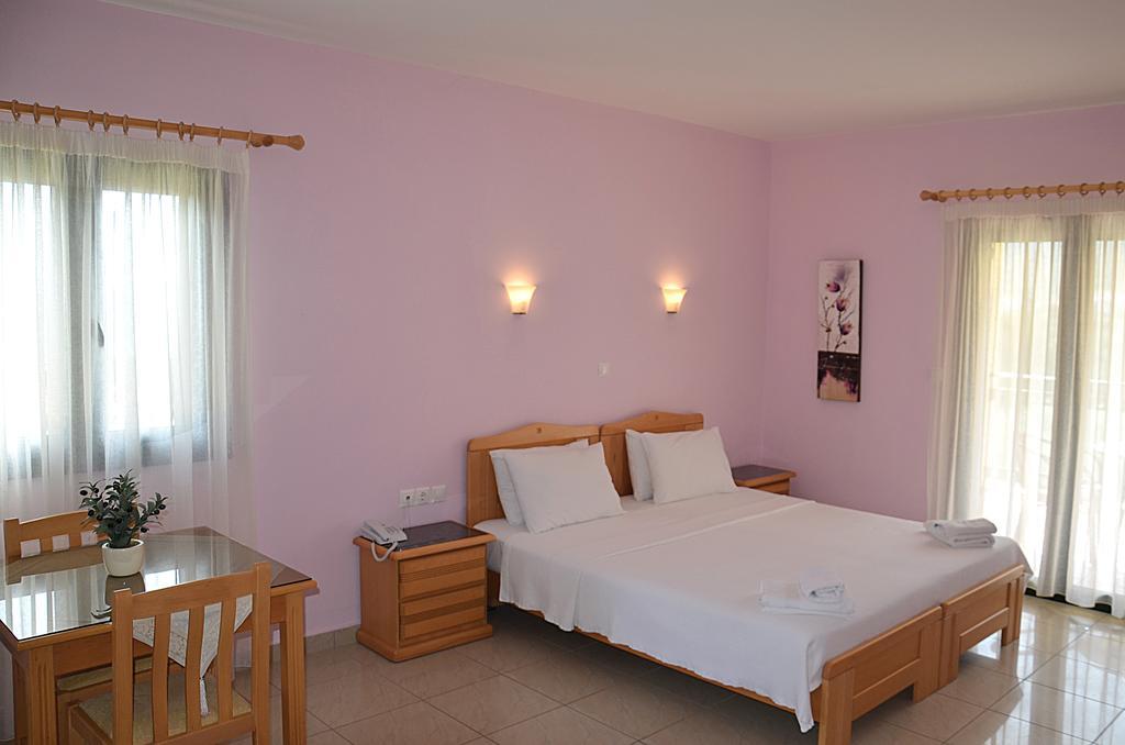 Hotel Patelis Poúlithra Dış mekan fotoğraf