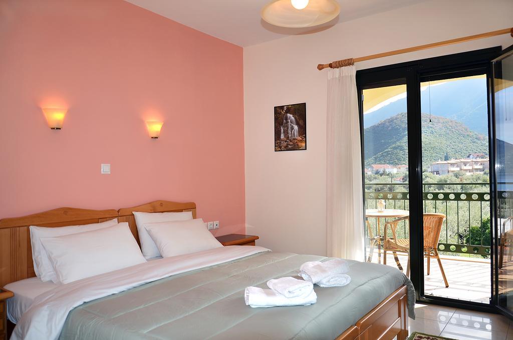 Hotel Patelis Poúlithra Dış mekan fotoğraf