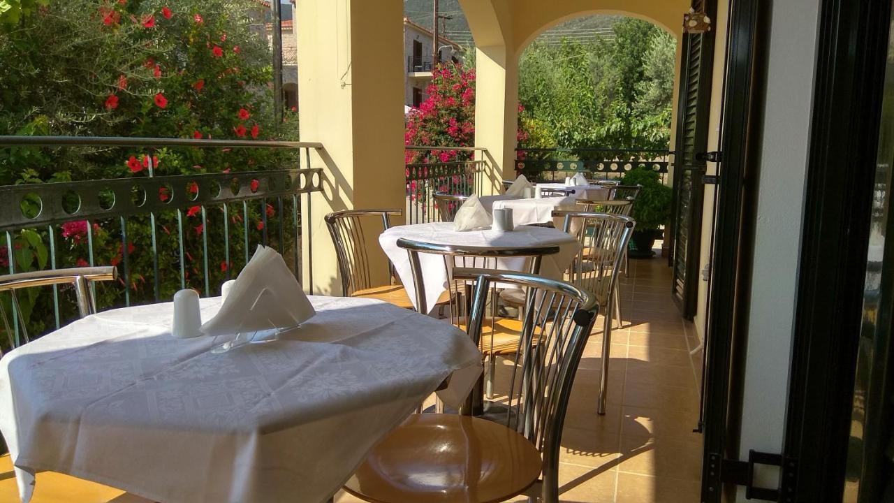 Hotel Patelis Poúlithra Dış mekan fotoğraf