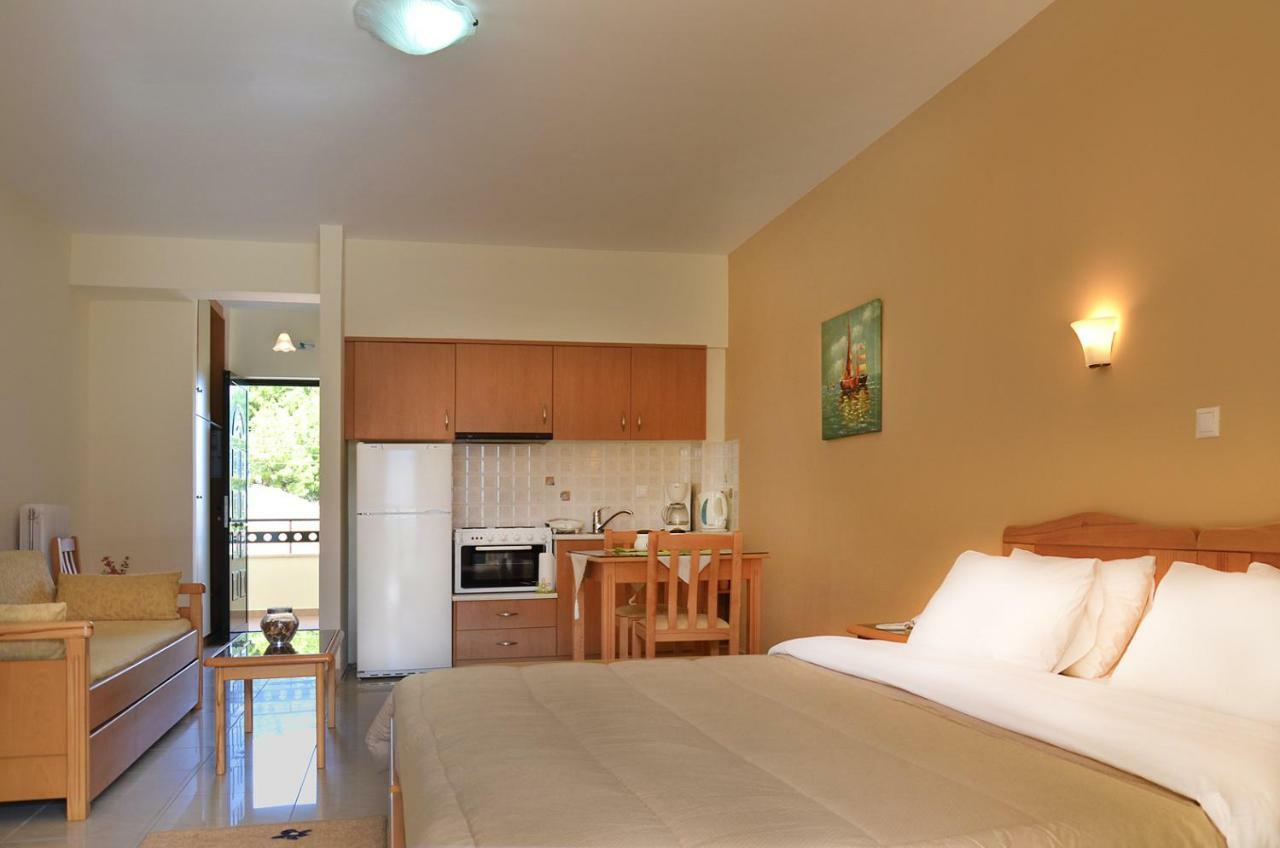 Hotel Patelis Poúlithra Dış mekan fotoğraf