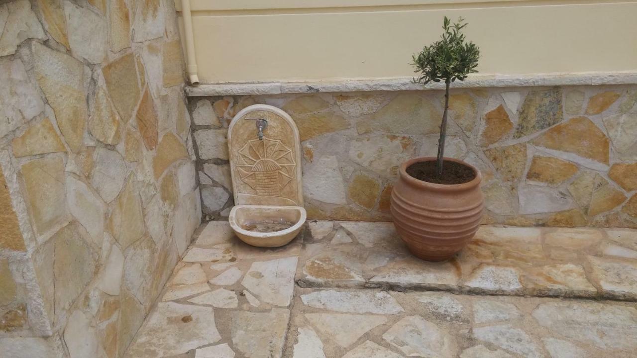 Hotel Patelis Poúlithra Dış mekan fotoğraf