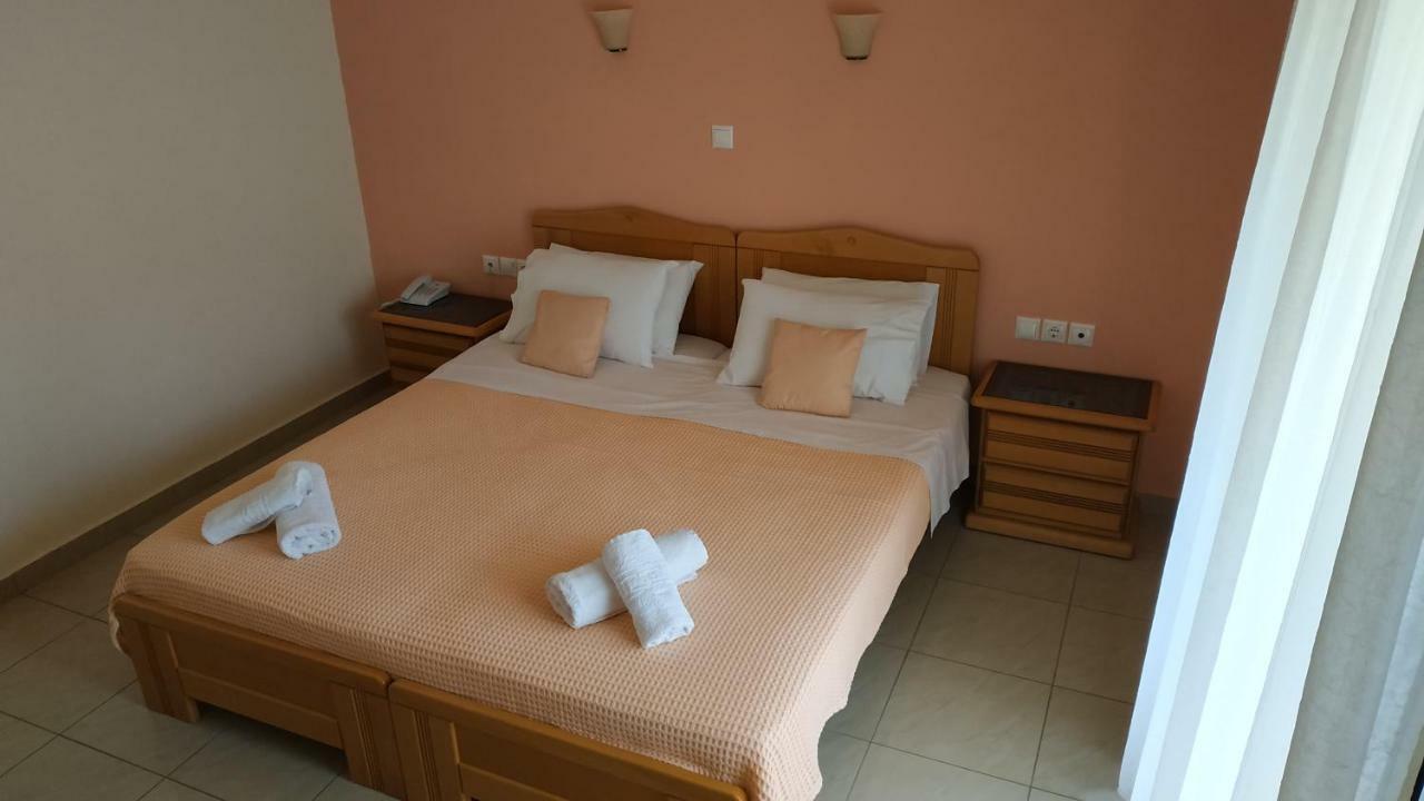 Hotel Patelis Poúlithra Dış mekan fotoğraf