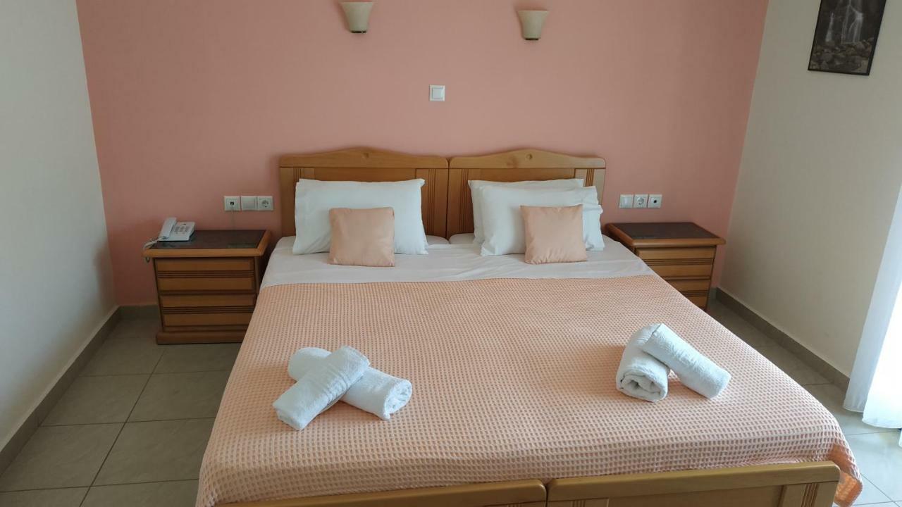 Hotel Patelis Poúlithra Dış mekan fotoğraf