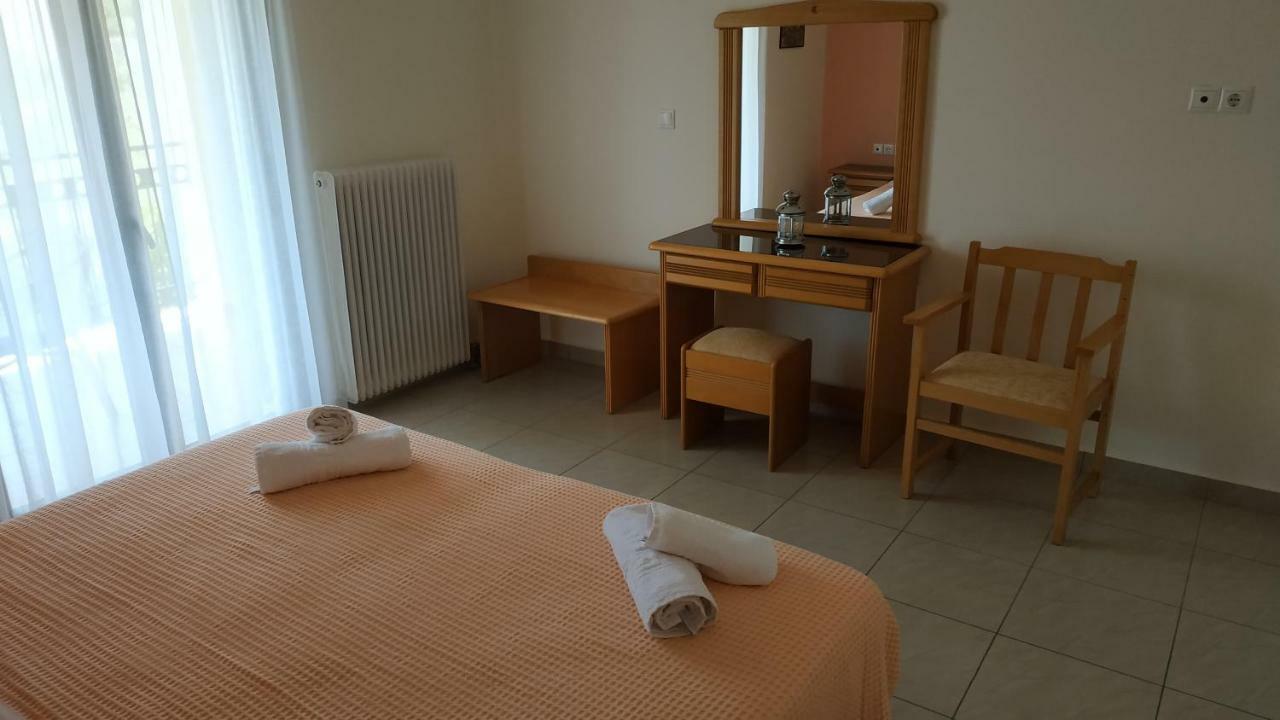 Hotel Patelis Poúlithra Dış mekan fotoğraf